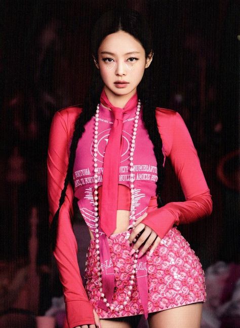 Jennie Wearing Pink, Jennie Kim Pink Outfit, Born Pink, Blackpink Fashion, Pink Outfit, Blackpink Jennie, Fashion Poses, European Fashion, Women's Fashion Dresses