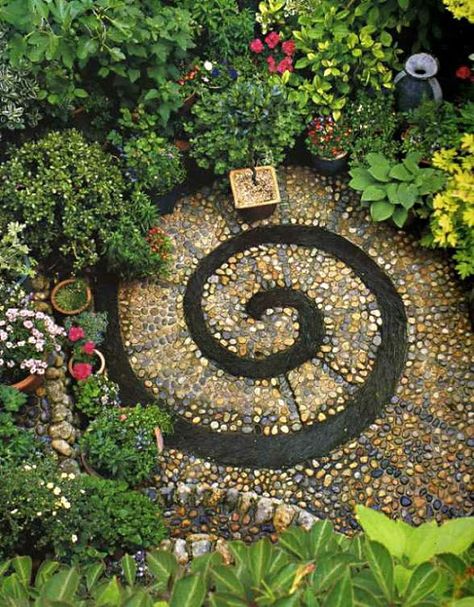 This would be the perfect fairy garden path. Spiral Garden, Meditation Garden, The Secret Garden, Garden Pathway, Plants And Flowers, Garden Care, Gorgeous Gardens, Garden Stones, Garden Spaces