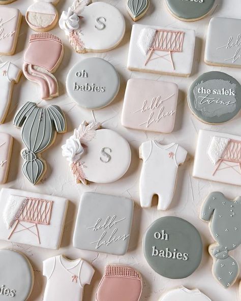 Twin Gender Reveal Cookies, Twin Cookies Decorated, Twin Cookies, Gender Neutral Baby Shower Cookies, Neutral Baby Shower Cookies, Baby Shower Cookies Neutral, Twin Boy And Girl Baby Shower, Twin Baby Shower Cake, Twin Boys Baby Shower