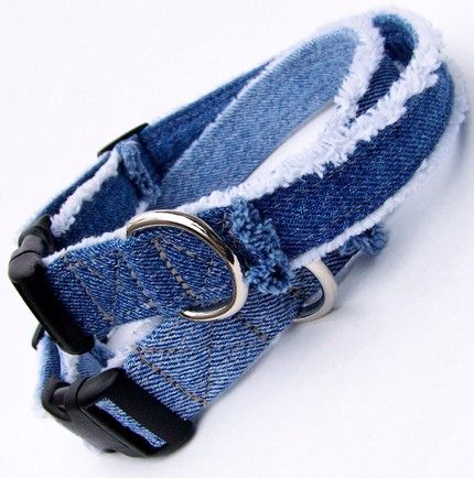 never have to buy a dog collar again. Great way to re-use old jeans. Denim Dog Collar, Diy Dog Collar, Diy Dog Toys, Denim Dog, Dog Clothes Patterns, Dog Crafts, Denim Diy, Denim Blue Jeans, Dog Items