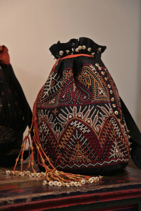 Vintage Banjara Bag | Crossbody Bag | Tribal Bag | Tote Bag | Travel Bag | Picnic Bag | Shopping Bag | Rabari Bag | Embroidery Bag https://etsy.me/3GihaTk Rainbow Puke, Hand Painted Bags Handbags, Mirrors Black, Organic Bag, Indian Wedding Favors, Kutch Work Designs, Plastic Bottle Flowers, Hand Work Design, Bag Embroidery