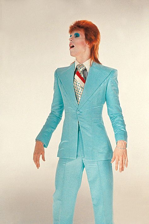 David Bowie as Ziggy Stardust video still from the song Is there Life on Mars?   Photo/Video by Mick Rock and costume by Freddie Buretti, 1972/73 Bowie Life On Mars, Nyc Club, Angela Bowie, Duncan Jones, Ziggy Played Guitar, Bowie Ziggy Stardust, David Bowie Ziggy, Isabelle Adjani, Vintage Suit