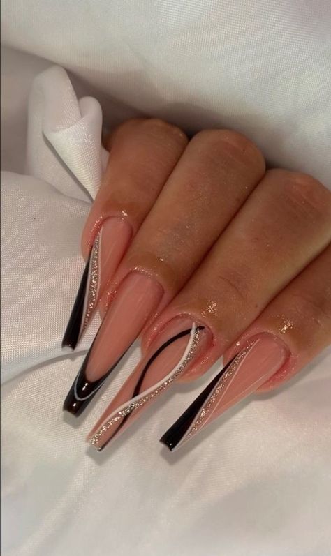 Long Coffin Nail Designs Ideas, Long Acrylic Nails Coffin Black, Baddie Nails Coffin, Acrylic Nail Designs Coffin, Molde F1, Nails Design With Rhinestones, Colored Acrylic Nails, Her Nails, Long Acrylic Nails Coffin