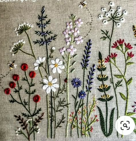 Sulaman Pita, Silk Ribbon Embroidery Patterns, Hand Embroidery Patterns Flowers, Floral Embroidery Patterns, Basic Embroidery Stitches, Pola Sulam, Embroidery Stitches Tutorial, Hand Embroidery Flowers, Hand Embroidery Projects