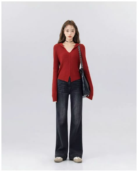 Underpass Outfit, Japan Style Fashion Women, Oyanxi Outfits, Knee Skirt Outfits, Red Sweater Outfit Aesthetic, Red Long Sleeve Shirt Outfit, Quince Outfits Guest, Rust Outfit, K Drama Fashion