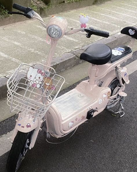 Pink Moped, Pink Bicycle, Ride A Bike, Pink Images, Pretty Bike, Pink Hello Kitty, Pink Girly Things, Hello Kitty Items, Cute Cars