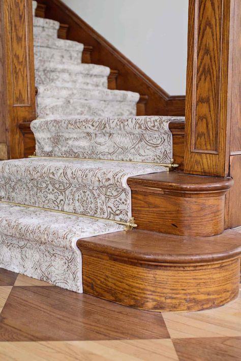 Stair Runner Carpet Updates - A Beautiful Mess Art Deco Stair Runner, Stair Runner Wood Stairs, Staircase Design Carpet, Victorian Stair Runner, Staircase With Carpet Runner, Hardwood Stairs With Runner, Stair Runners Ideas, Stair Landing Ideas, Stairs With Runner