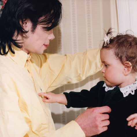 Hamid Moslehi Michael Jackson Kids, Mj Kids, Blanket Jackson, Michael Jackson Neverland, Hee Man, Photos Of Michael Jackson, Michael Jackson Smile, Michael Jackson Pics, Paris Jackson