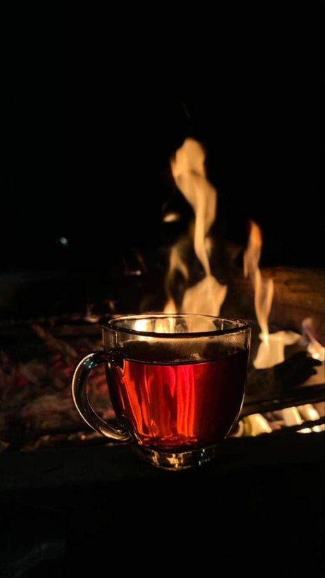 Night Aesthetic City, Middle East Culture, Rainy Day Aesthetic, Day Aesthetic, Aesthetic Captions, Aesthetic City, Turkish Tea, Beautiful Arabic Words, Night Aesthetic