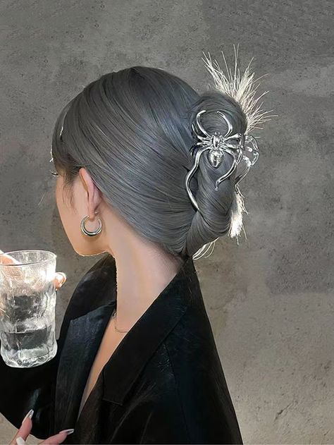 1pc Women's Metallic Silver Spider Claw Hair Clip, Gothic Style Hair Accessory And Daily UseI discovered amazing products on SHEIN.com, come check them out! Spider Hair, Accessory Design, Gothic Hairstyles, Aesthetic Accessories, Goth Hair, Punk Accessories, Punk Hair, Claw Hair Clips, Hair Claw Clip