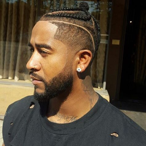 Omarion Man Bun Masculine Braids, Curly Braided Hairstyles, Braided Man Bun, Braids Pictures, Black Men Haircuts, Top Knot Hairstyles, Taper Fade, Black Men Hairstyles, Giada De Laurentiis