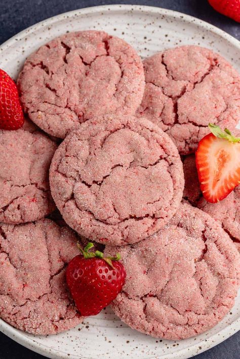 Vegan Tattoo Ideas, Strawberry Sugar Cookies, Pink Treats, Strawberry Sugar, Pink Cookies, Vegan Tattoo, Strawberry Cookies, Strawberry Flavor, Freeze Dried Strawberries