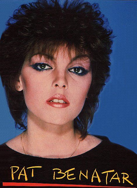 Pat Benatar has always spoke to me with her style of 80's rock the way she dressed and the way she held herself. Not only do I love her style back then and try to steal from it now I love the way she stood her ground with men in most of her songs she talks about the struggle of love and how we as woman can be just as tough as a man. Pat Benatar 80s, Rocker Makeup, 80s Hair And Makeup, 1980s Makeup, Look 80s, 1980s Music, 80s Makeup, Dark Wave, Lita Ford