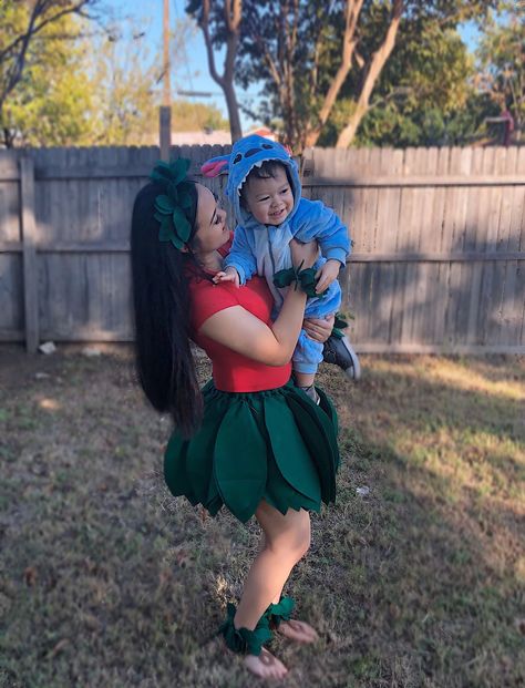 Mommy and son, Lilo and Stitch, Halloween costume, cosplay, mommy and me Halloween Costumes Lilo And Stitch, Mommy Daughter Halloween, Mother Son Halloween Costumes, Mommy Baby Halloween Costumes, Mother Daughter Halloween Costumes, Matching Family Halloween Costumes, Lilo And Stitch Costume, Mom Halloween Costumes