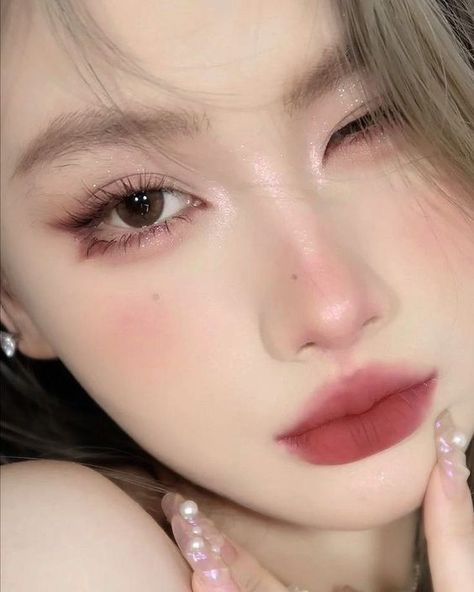 Korean Eye Makeup Natural, Acubi Makeup, Soft Pink Eye Makeup, Makeup Ala Korea, Makeup Asia, Makeup Ulzzang, Asian Makeup Looks, Mekap Mata, Makeup Tip