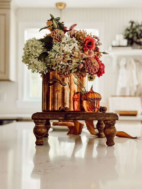 I invite you to take a virtual tour of our home to find beautiful fall kitchen and entryway decorating ideas that will inspire coziness, warmth, and gratitude for the autumn season ahead. Cozy Fall Kitchen, Minimalist Fall Decor, Entryway Decorating, Entryway Decor Ideas, Fall Container Gardens, New England Home, Fall Entryway, Fall Table Centerpieces, Autumn Display