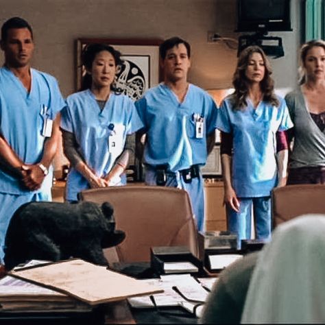 the greys anatomy season 1 interns a.k.a. the best interns ever Greys Anatomy Season 3, Greys Anatomy Season 8, Greys Anatomy Season 2, Greys Anatomy Season 1, I Lost A Friend, Brooklyn 9 9, Dark And Twisty, Cristina Yang, Grey Anatomy Quotes