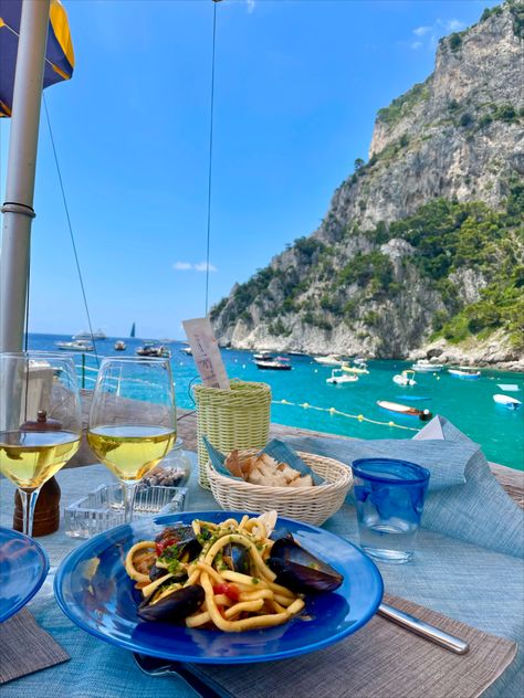 dinner, Italy, capri, capri Italy, photo inspo, photo ideas, noodles, pasta, vacation, euro summer, Europe, summer, aesthetic, ocean, water Broken Iphone Screen, Italy Food, Capri Italy, Italy Aesthetic, Aesthetic Food, Capri, Italy, Travel