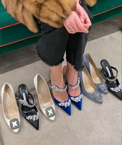 Lurum Manolo Blahnik Outfit, Manolo Lurum, Lurum Manolo Blahnik, Manolo Blahnik Hangisi Outfit, Hangisi Outfit, Manolo Blahnik Shoes Outfit, Manolo Blahnik Outfit, Manolo Blahnik Lurum, Elegant Shoes Heels