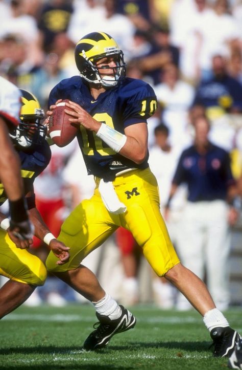 Tom Brady Tom Brady Michigan, Michigan Stadium, Maize And Blue, Nfl Football Players, Sport Woman Fitness, Sports Design Inspiration, Sports Logo Design, Ann Arbor Michigan, Michigan Football