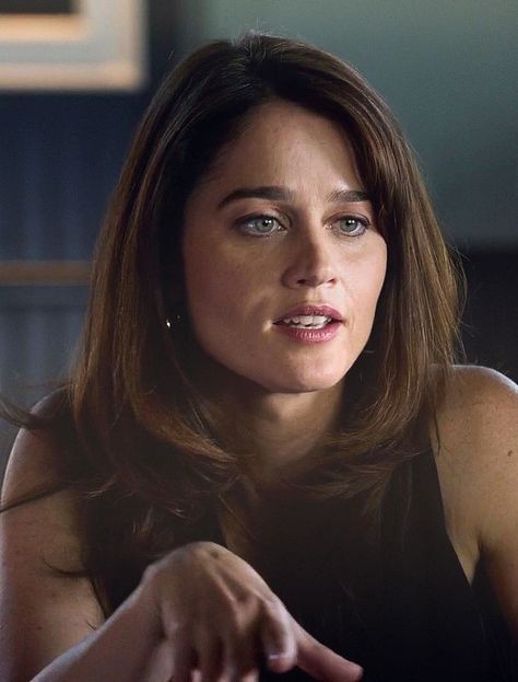 Robin Tunney as Addison Clarke in Angela M. Shrum's upcoming novel, The Space Between Jodi Lyn O'keefe, Holly Marie Combs, Holly Marie, Patrick Jane, Robin Tunney, Hayley Atwell, Send Help, Lovely Eyes, Simon Baker