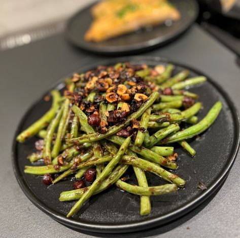 Blistered Green Beans with Brown Butter Vinaigrette Brown Butter Vinaigrette, Blistered Green Beans, Sage Brown Butter, Bon Appetit Magazine, Bitter Greens, Vinaigrette Recipes, Green Bean Recipes, Large Plates, Recipe Steps