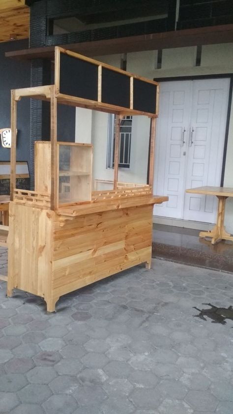 Wooden Food Cart Design, Small Kiosk Design, Pallet Booth, Food Stand Design, Food Stall Design, Juice Bar Design, Bakery Design Interior, Food Cart Design, Cafe Shop Design