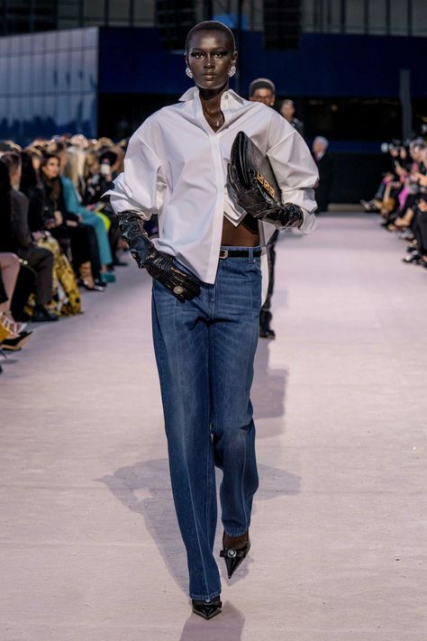 Fall 2023 Trends: Normcore [PHOTOS] – WWD Trends For Fall 2023, Normcore Fashion, Style 2023, 2023 Trends, Autumn Street Style, Urban Wear, Style Mistakes, Winter 2023, Harper's Bazaar