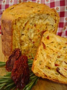 Tomato Parmesan, Parmesan Bread, Rosemary Bread, Tomato Bread, Bread Maker Recipes, Savory Bread, Loaf Of Bread, Bread Machine Recipes, Bread Maker