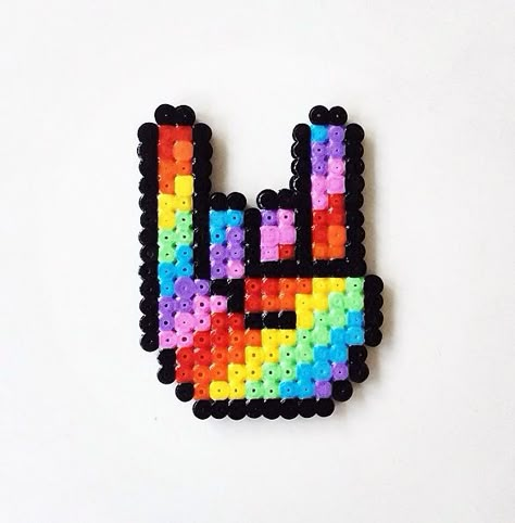 Perler Bead Rainbow, Bead Rainbow, Melty Bead Designs, Bead Templates, Melt Beads Patterns, Hamma Beads Ideas, Pixel Art Pokemon, Easy Perler Bead Patterns, Melty Bead Patterns