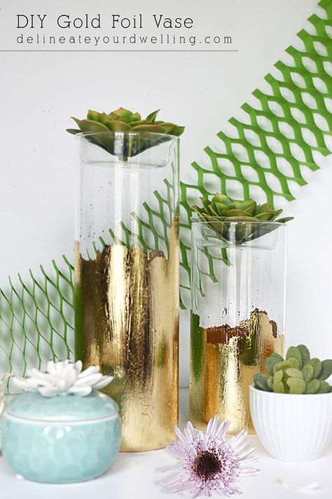 DIY Gold Foil Vase, perfect for holding flowers, succulents and many other small decor items! | Delineate Your Dwelling Gold Foil Vase Diy, Diy Gold Decor, Gold Foil Diy, Dollar Tree Vases, Leaf Vase, Diy Gold, Gold Vases, Ideas Casa, Gold Diy