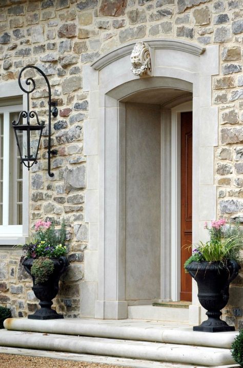 make stucco look like stone/concrete Simple Entry, Beautiful Entrance, Stone Building, Porch Lights, Beautiful Houses, Front Entrance, Exterior Stone, Design Exterior, Cast Stone