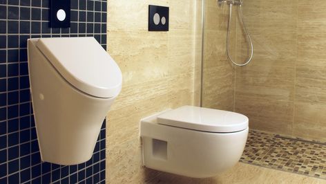 The idea of installing a urinal in a luxury bathroom can be divisive. Here are what the stars on HGTV's "Rock the Block" think about this idea. Home Urinal Bathroom, Bathroom With Urinal And Toilet, Urinal In Home Bathroom, Bathroom Urinal, Rock The Block, House Addition, Water Closet, Man Of The House, Public Restroom