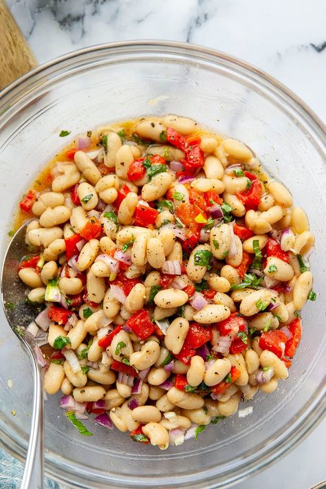 White Bean Salad with Roasted Red Peppers Recipes With White Kidney Beans, Salad With Roasted Red Peppers, Easy Bean Recipes, Marinated Salad, White Bean Recipes, Cookout Side Dishes, Perfect Salad, White Bean Salad, Miso Dressing