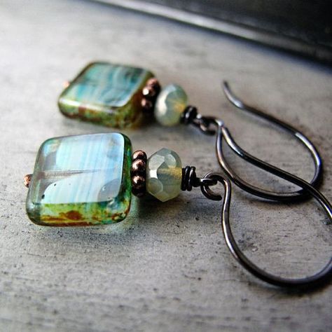 Square Beads, Earrings Inspiration, Homemade Jewelry, Square Bead, Blue Square, Bijoux Diy, Hand Made Jewelry, Bead Earrings, Jewelry Creation