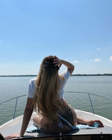 life is good, you know what i mean? Lake Boat, Fitness Models Female, Small Moments, Ootd Outfit, Summer Looks, Life Is, Life Is Good, Fitness Models, Ootd