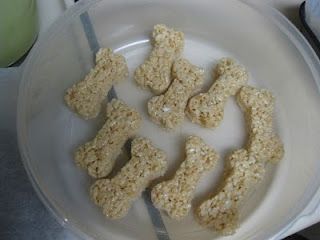 rice kirspie treats shaped like bones 101 Dalmations, Rice Crispy Treats, Dog Bones, Crispy Treats, Rice Krispie Treats, Rice Krispie, Dog Party, 101 Dalmatians, Rice Crispy