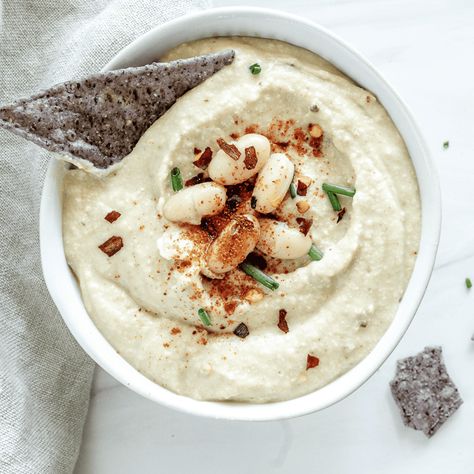 Creamy White Bean and Chive Spread Vegetarian Dressing, Vegan Appetizers Recipes, White Bean Dip, Aioli Recipe, Veggie Sandwich, Veggie Dip, Bean Dip, Vegan Appetizers, White Bean