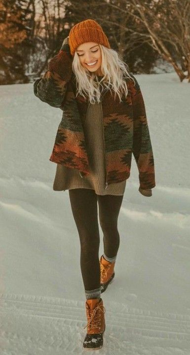 Stile Hippie Chic, Boho Fashion Winter, Boho Winter Outfits, Bohemian Winter, Look Boho Chic, Boots And Leggings, Winter Dress Outfits, Winter Boho, Winter Leggings