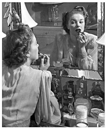 Woman at her dressing table, 1950s - GettyImages In Front Of Mirror, 50s Women, Glossy Hair, Facial Skin Care Routine, How To Apply Lipstick, I Feel Pretty, Vintage Vanity, 8x10 Print, Beauty Routine