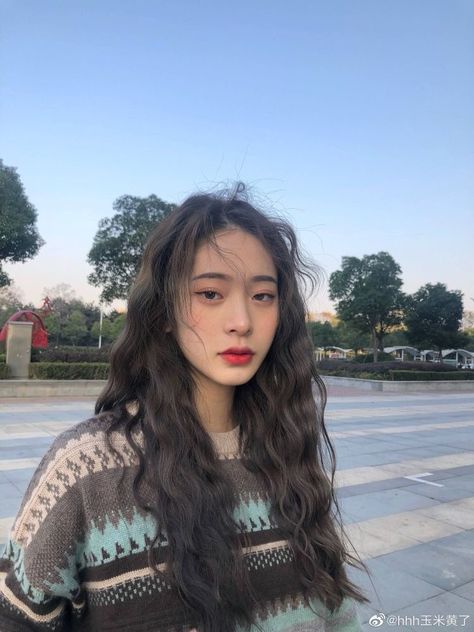 Curly Asian Hair, Korean Wavy Hair, Ulzzang Hair, Bold Hair Color, Popular Hair, Human Resource, Curly Girl Hairstyles, Resource Management, Permed Hairstyles