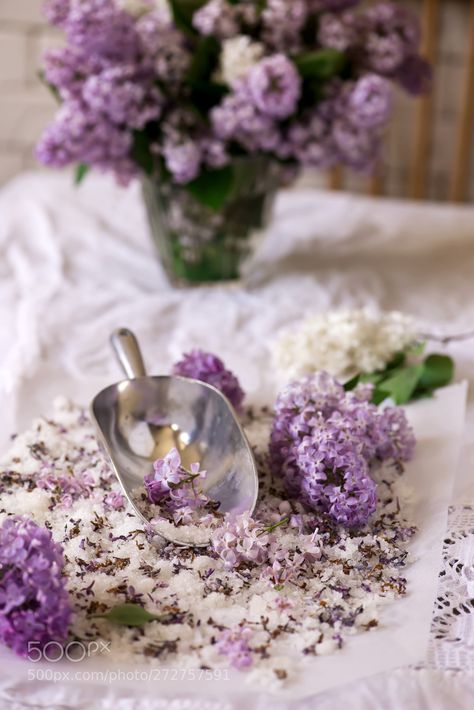 LILAC sugar in glass jar.Style vintage LILAC sugar in glass jar.Style vintage.selective focus Lilac Sugar, Vintage Lilac, Glass Jar, Style Vintage, Lilac, Table Decorations, Make It Yourself, Glass