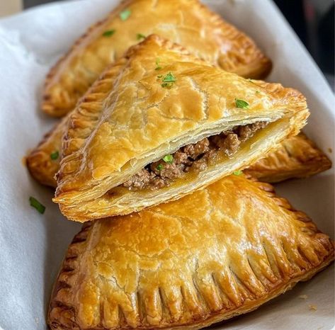 Ground Beef Hand Pies Recipes, Empanada Filling Recipes, Beef And Cheese Empanadas, Ground Beef Empanadas, Empanada Filling, Homemade Ground Beef, Seafood Lasagna Recipes, Beef Empanadas Recipe, Caribbean Kitchen