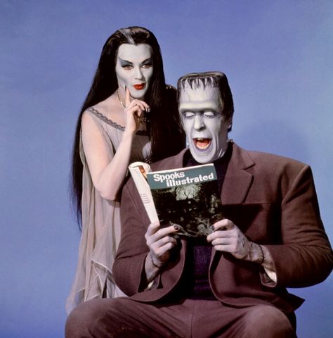 "The Munsters" Yvonne De Carlo,Fred Gwynne 1964 CBS publicity photo Mexican Comics, Munsters Tv Show, Eddie Munster, Herman Munster, Black Sheep Of The Family, The Munster, Lily Munster, Yvonne De Carlo, Female Vampire