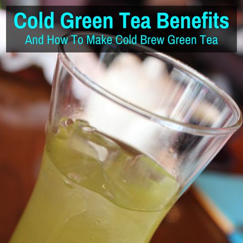 Cold Green Tea Benefits (And How To Make Cold Brew Green Tea) Tumeric Tea Recipe, Spearmint Tea Benefits, Hot Green Tea, Cold Green Tea, Drinking Green Tea, Make Cold Brew, Green Tea Diet, Tea For Colds, Green Tea Drinks