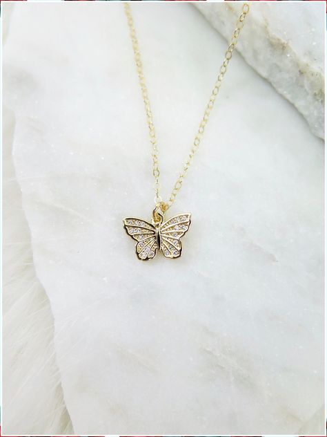 Jewelry Layering - The Smartest and Fastest Method to Get What You Need is From Amazon.com - Click to visit IMMEDIATELY! Dainty Jewelry Necklace, قلا�دات متدلية, Butterfly Necklace Gold, Chique Outfits, Jewelry Accessories Ideas, Dainty Gold Necklace, Girly Accessories, Classy Jewelry, Fancy Jewellery