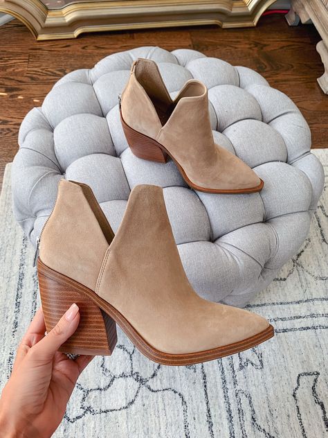 Nordstrom Anniversary Sale Vince Camuto Gigietta Bootie in "Tortilla Suede" Southern Curls And Pearls, Crochet Baby Shoes Pattern, Chunky Heel Booties, Booties Outfit, Fall Booties, Nordstrom Anniversary Sale, Anniversary Sale, Work Shoes, Chunky Heel