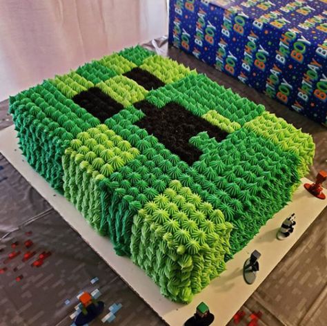 Torta de Minecraft Creeper Las más creativas Tortas de Minecraft - Todo Bonito Minecraft Steve Birthday Cake, Minecraft Sheet Cake Ideas, Minecraft Sheet Cake, Minecraft Party Activities, Minecraft Cake Ideas, Minecraft Creeper Cake, Pastel Minecraft, Creeper Cake, Monster Birthday Cakes