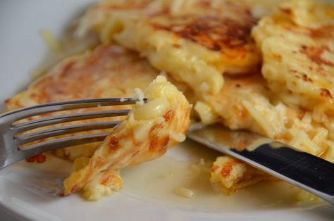 As you know, I am intrigued by recipes that are unusual, but sound great. Like these Macaroni And Cheese Pancakes. I love mac and cheese. I love pancakes. Would I love them together? Yes. Throw tog... Macaroni And Cheese Pancakes, Mac And Cheese Pancakes, Cheese Pancakes, Pancake Batter, Mac N Cheese, Looks Yummy, Breakfast Food, Pancake Recipe, Breakfast Ideas