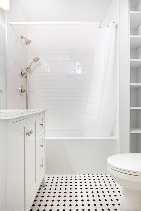 A “Bathroom in a Box” Service Officially Exists—Here’s Why You Need It Black Bathroom Tiles, White And Black Bathroom, Bathroom Lighting Inspiration, Black And White Bathroom Floor, Aesthetic Bathroom Decor, Small White Bathrooms, Masculine Bathroom, Chloe Chloe, 20 Aesthetic